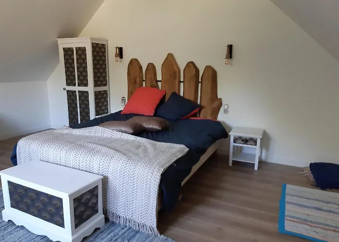Appartement en lisière de forêt avec étang