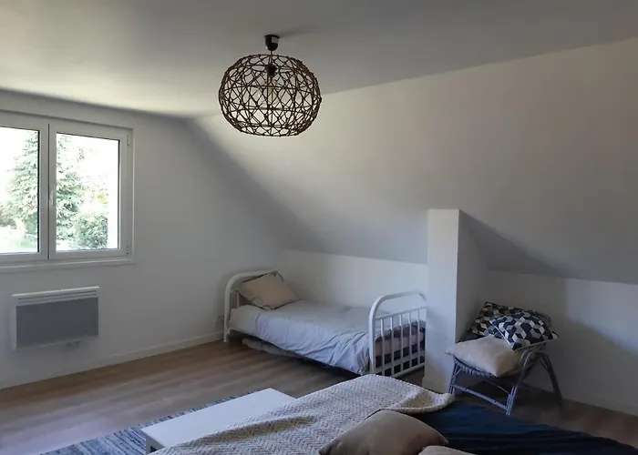Appartement en lisière de forêt avec étang